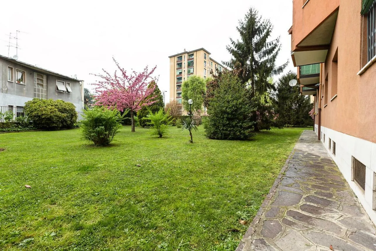 Appartement Renewed Balcony Flat With Green Garden Milan